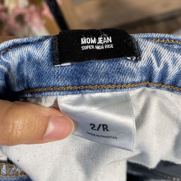 Express Super High Rise Mom Jeans Skinny Jeans Size 2R Distressed Light Wash - Picture 10 of 11